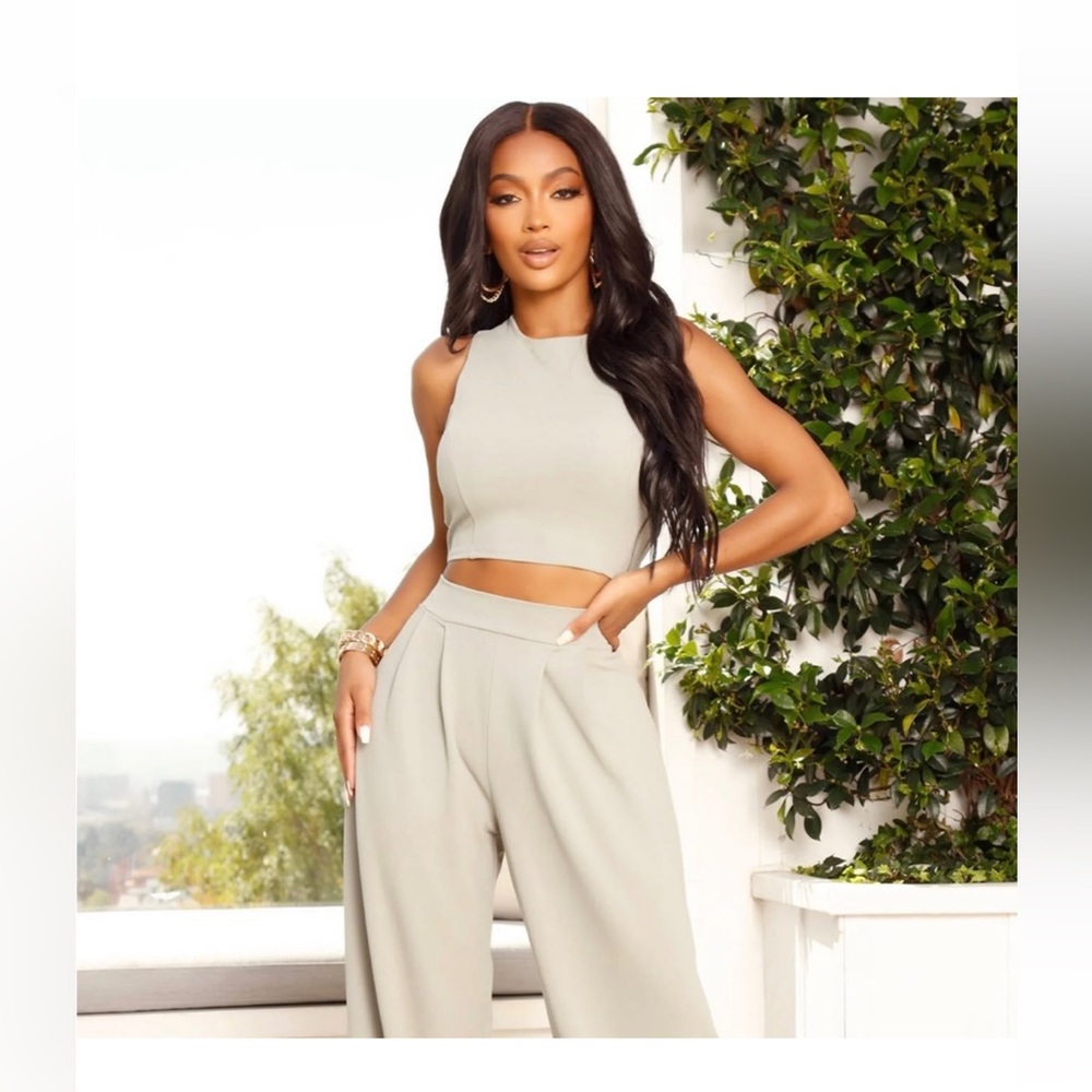 Selling this beautiful set.